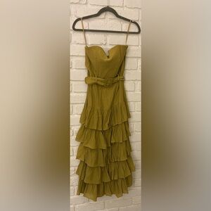 Lulu’s Strapless Green Layered Midi w/ Belt